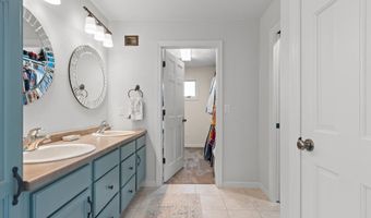 4715 N BROOKSHIRE Dr, Appleton, WI 54913