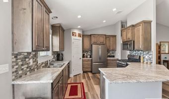 45 S Thompson Ln, Blackfoot, ID 83221