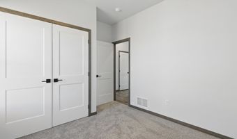 905 Bennington Dr, Box Elder, SD 57719