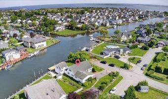 20 Bayview Ln, Amityville, NY 11701