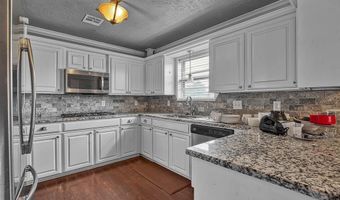 701 Hayes St St, Altus, OK 73521