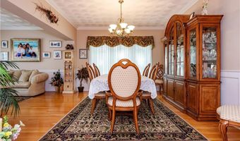 9 Wilshire Ln, Cranston, RI 02921