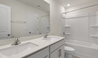 1061 Misty Creek Dr, Aberdeen, NC 28315