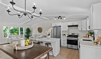 17 Auburn Ave, Johnston, RI 02919