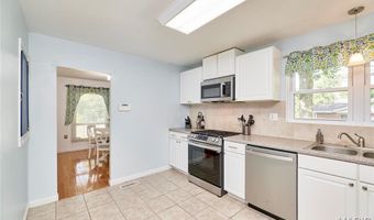 1211 Big Bend Rd, Ballwin, MO 63021