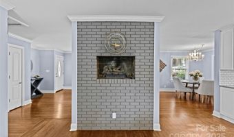 2538 Arnold Dr E, Charlotte, NC 28205