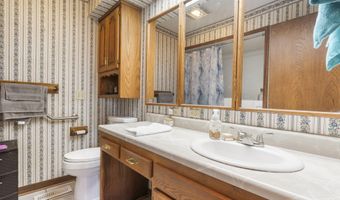 19077 Lawrence 2170, Aurora, MO 65605