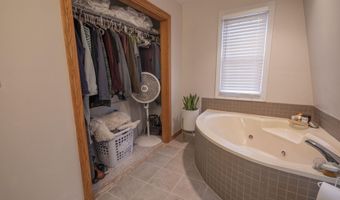 8716 FOUNTAIN GROVE Rd, Amherst, WI 54406