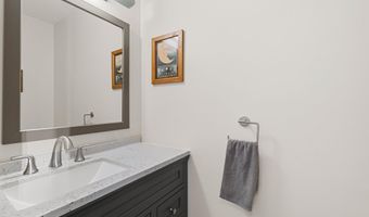 624 Peninsula Ct, Ann Arbor, MI 48105