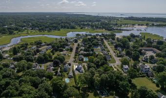 89 Commerce St, Clinton, CT 06413