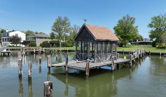 48 E LAKE Dr, Annapolis, MD 21403