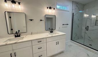 18 Somerset Dr, Appomattox, VA 24522