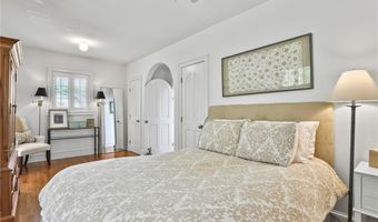 397 Gibbs Ave Ch, Newport, RI 02840
