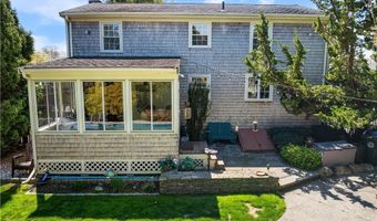 43 Academy Ave, Bristol, RI 02809