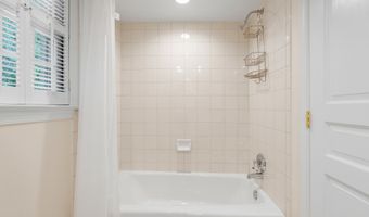 7009 LOCH LOMOND Dr, Bethesda, MD 20817