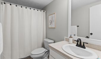 112 W River Oak Ct, Brandon, SD 57005