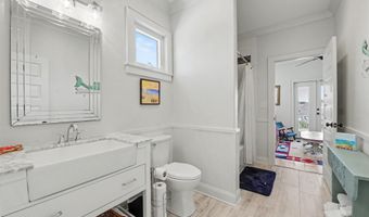 110 State St, Bay St. Louis, MS 39520