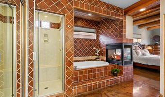 10711 MODESTO Ave NE, Albuquerque, NM 87122