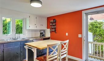 70 Boyce Ave, Barrington, RI 02806