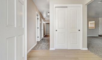 329 46th St NW, Albuquerque, NM 87105