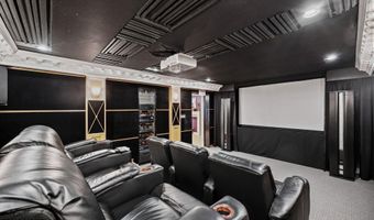 28 Pond View Cir, Barnegat, NJ 08005