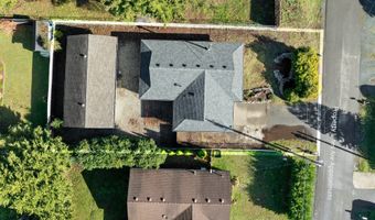 1135 1ST St NE, Bandon, OR 97411