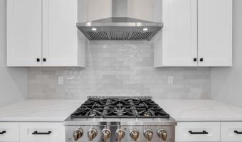 293 Trenton Ave N, Bayville, NJ 08721