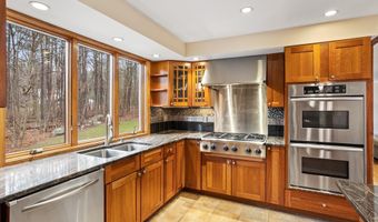 103 Newtown Rd, Acton, MA 01720
