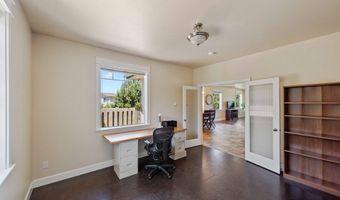 847 CARTER St, Bandon, OR 97411
