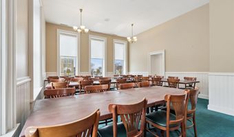 11 Benton Ave E, Albia, IA 52531