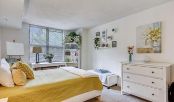 5000 BATTERY Ln 202, Bethesda, MD 20814