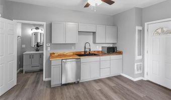 704 Miller St, Alton, IL 62002