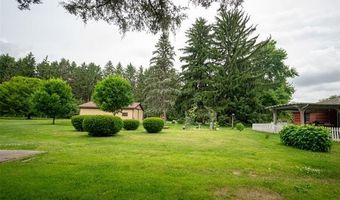 9404 River Rd, Algonac, MI 48001
