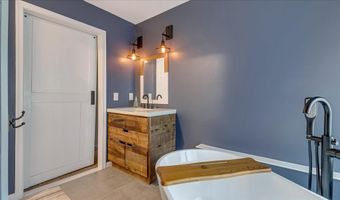 358 Lenape Trl, Allentown, PA 18104