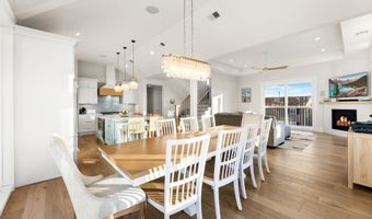 18 Mea Ln, Beach Haven, NJ 08008