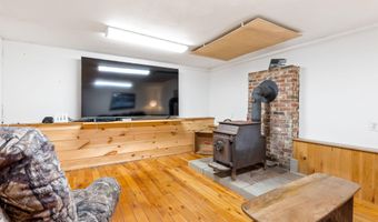 1574 Foxes Ridge Rd, Acton, ME 04001