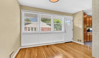 10228 FARNHAM Dr, Bethesda, MD 20814