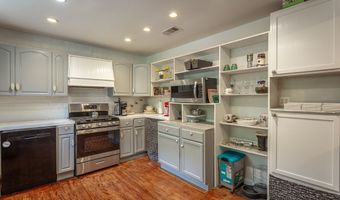 13 Adams St, Apalachicola, FL 32320