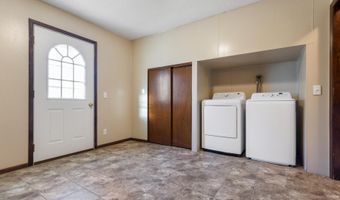 2325 Countryaire Estates Dr, Aberdeen, SD 57401