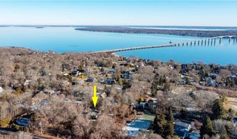 35 Sunset Ave, North Kingstown, RI 02874
