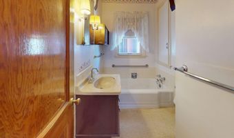 406 Giles Pl, Albert Lea, MN 56007