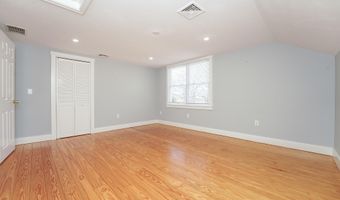 240 Oak St, Centerville, MA 02632