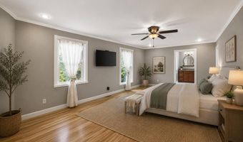 7 Springlake Ct, Ballwin, MO 63011