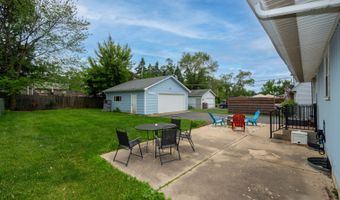 269 Cedarwood Ln, Antioch, IL 60002