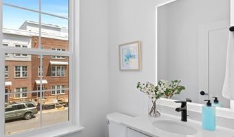 2550 FARMSTEAD Dr, Rockville, MD 20850