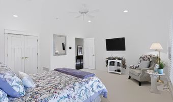 4025 Lochview Ct, Bargersville, IN 46106