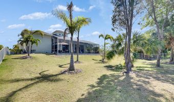 706 Manns Harbor Dr, Apollo Beach, FL 33572