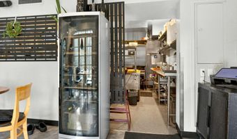 84 N Main St, Ashland, OR 97520