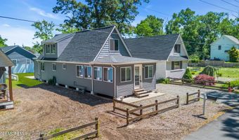 375 E Barnegat Ave, Bayville, NJ 08721