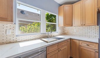 2041 W 29th Pl, Los Angeles, CA 90018